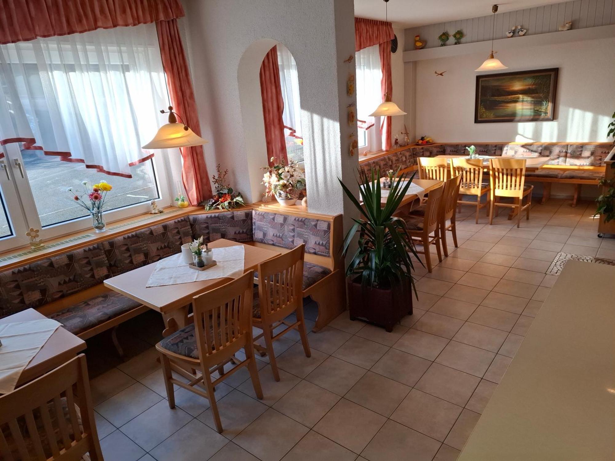 Pension Und Fewo Hohe Rhoen Gersfeld Luaran gambar
